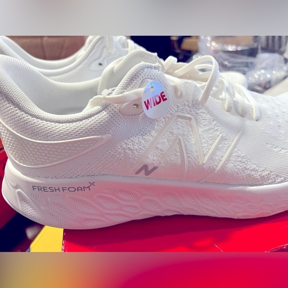 S76. NWT New Balance Men's Fresh Foam X 1080 V12 Running Shoe 13EE - Picture 4 of 5